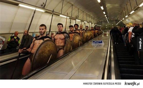 Spartanie atakują!