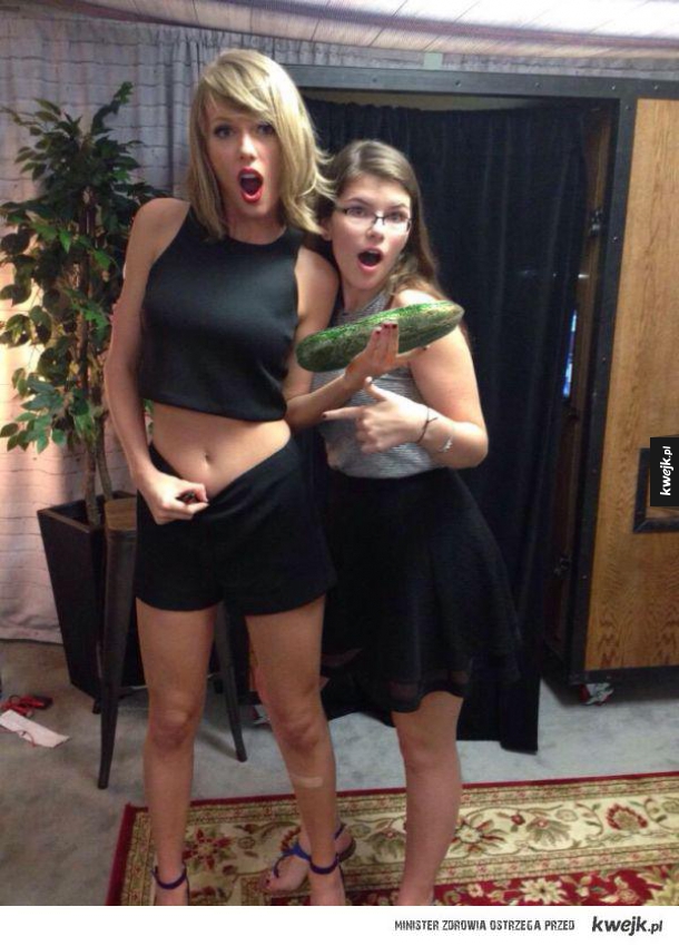 Taylor Swift opublikowała zdjęcie z odsłoniętym brzuchem, Internet wiedział co należy z tym zrobić...
