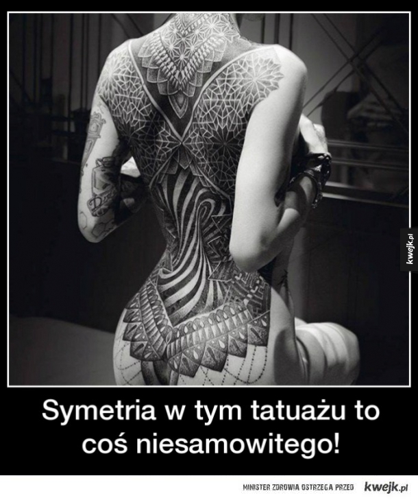 Symetryczny tatuaż