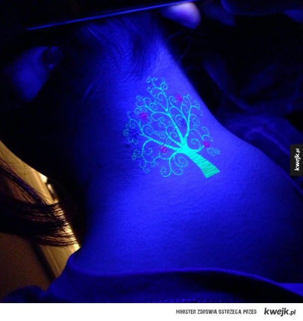 Tatuaże widoczne w świetle UV
