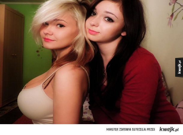 Co w takiej chwili myśli dziewczyna w czerwonym gdy  zapytasz ją o jej orientację :D