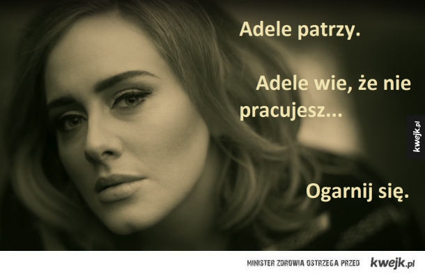Ona patrzy