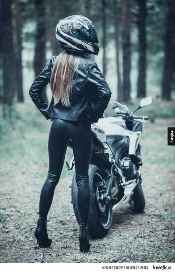 Dziewczyny i motocykle