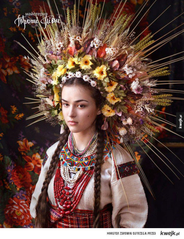 Portrety kobiet w tradycyjnych ukraińskich nakryciach głowy