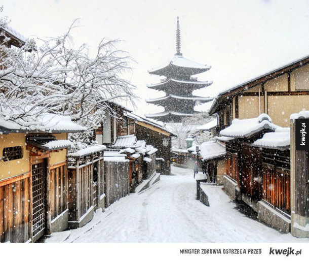 Śnieg zmienił Kyoto w baśniową krainę