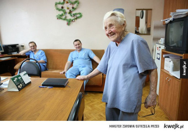 Szok! 89-letnia chirurg z Rosji nadal operuje 4 pacjentów dziennie i nie chce przejść na emeryturę