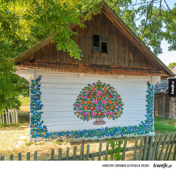 Kwiecista wioska w Południowej Polsce