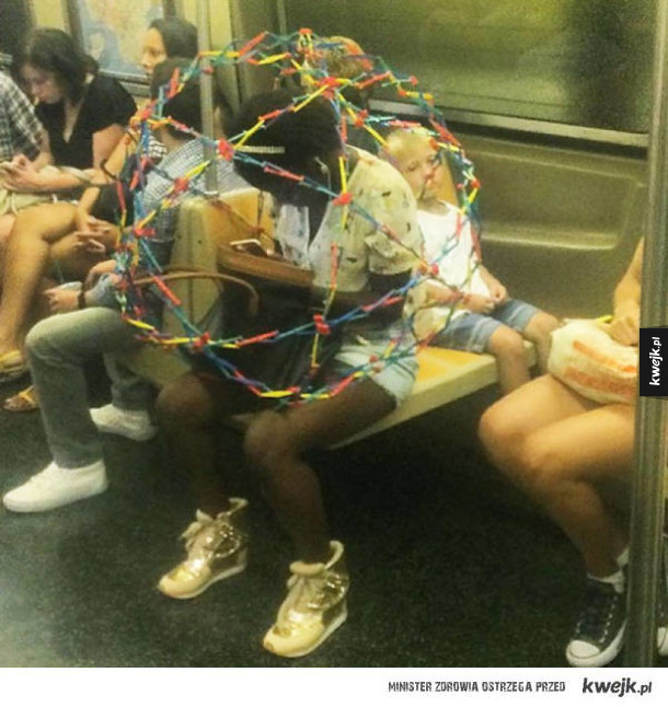 Dziwni ludzie, których można spotkać w metrze