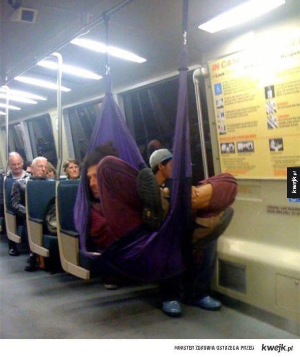 Dziwni ludzie, których można spotkać w metrze