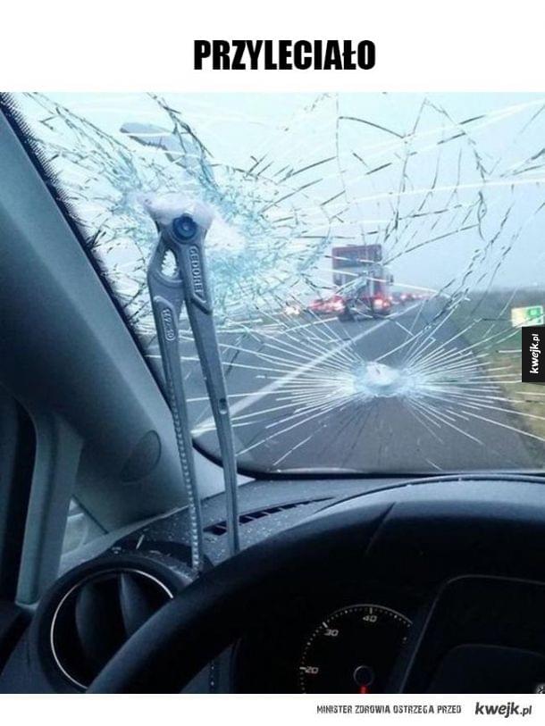 wypadek na drodze