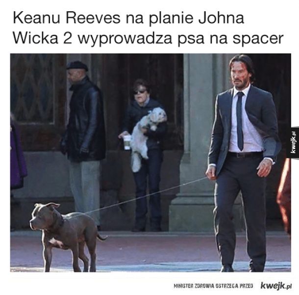 Keanu Reeves robi różne rzeczy