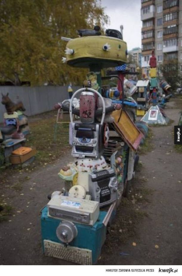 Nawet place zabaw w Rosji są dziwne i przerażające