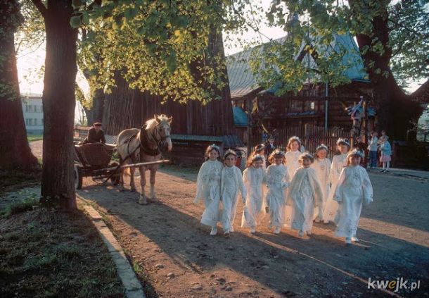 Kolorowe fotografie ukazujące codzienne życie w Polsce na początku lat 80-tych, obrazek 12