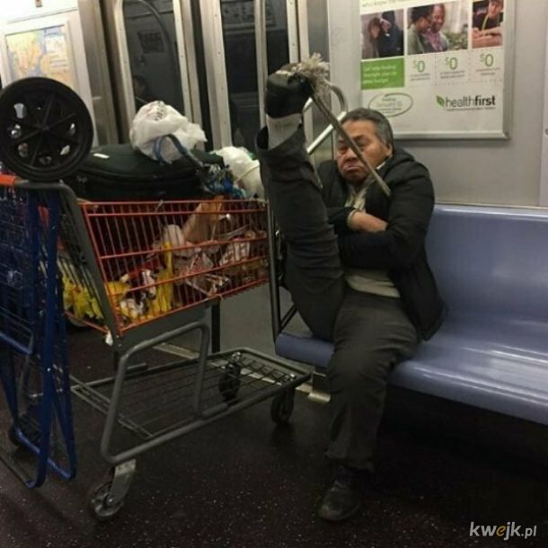 Dziwni ludzie spotkani w metrze, obrazek 24
