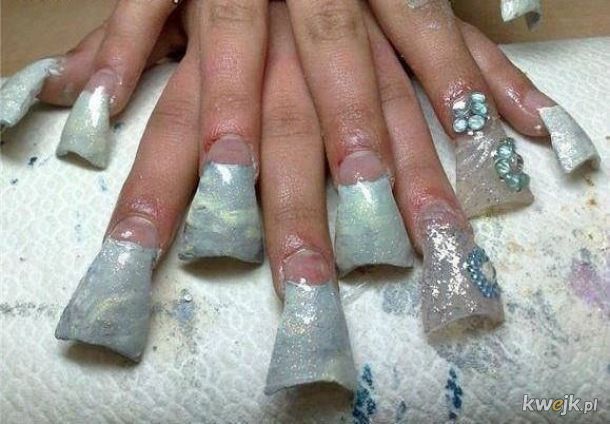 Karyna postanowiła rozpocząć karierę, jako stylistka paznokci