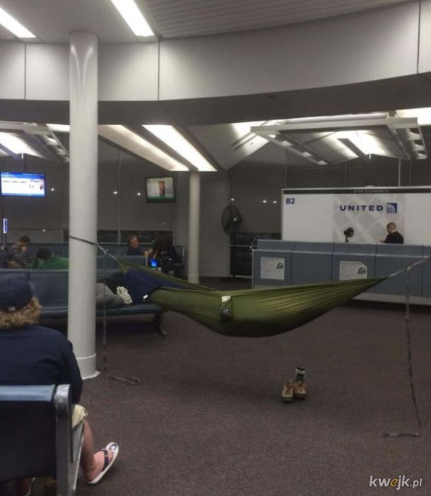 Zdjęcia, które są najlepszym dowodem na to, że lotniska to naprawdę dziwne miejsca