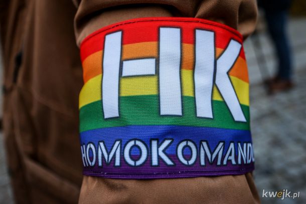 Pedofile Obywatelscy  :Maciej L., znany aktywista LGBT+ i były członek zarządu Homokomando, miał dopuścić się gwałtu z bronią w ręku - informują media. W odpowiedzi na opublikowany w poniedziałek materiał pojawiło się oświadczenie stowarzyszenia Homokoman