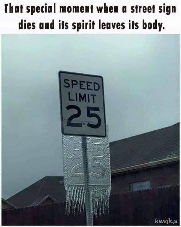 Paranormalne zdjęcie znaku drogowego