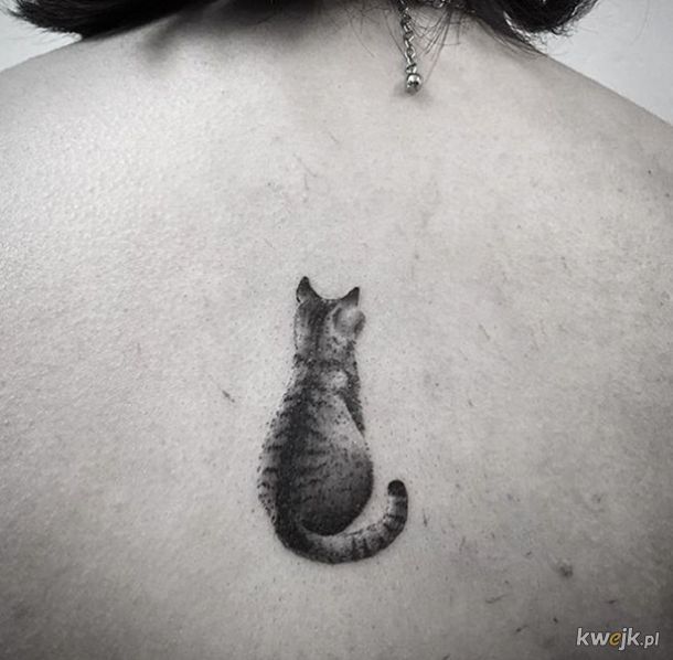 Fajne pomysły na minimalistyczny tatuaż dla kociarzy, obrazek 11